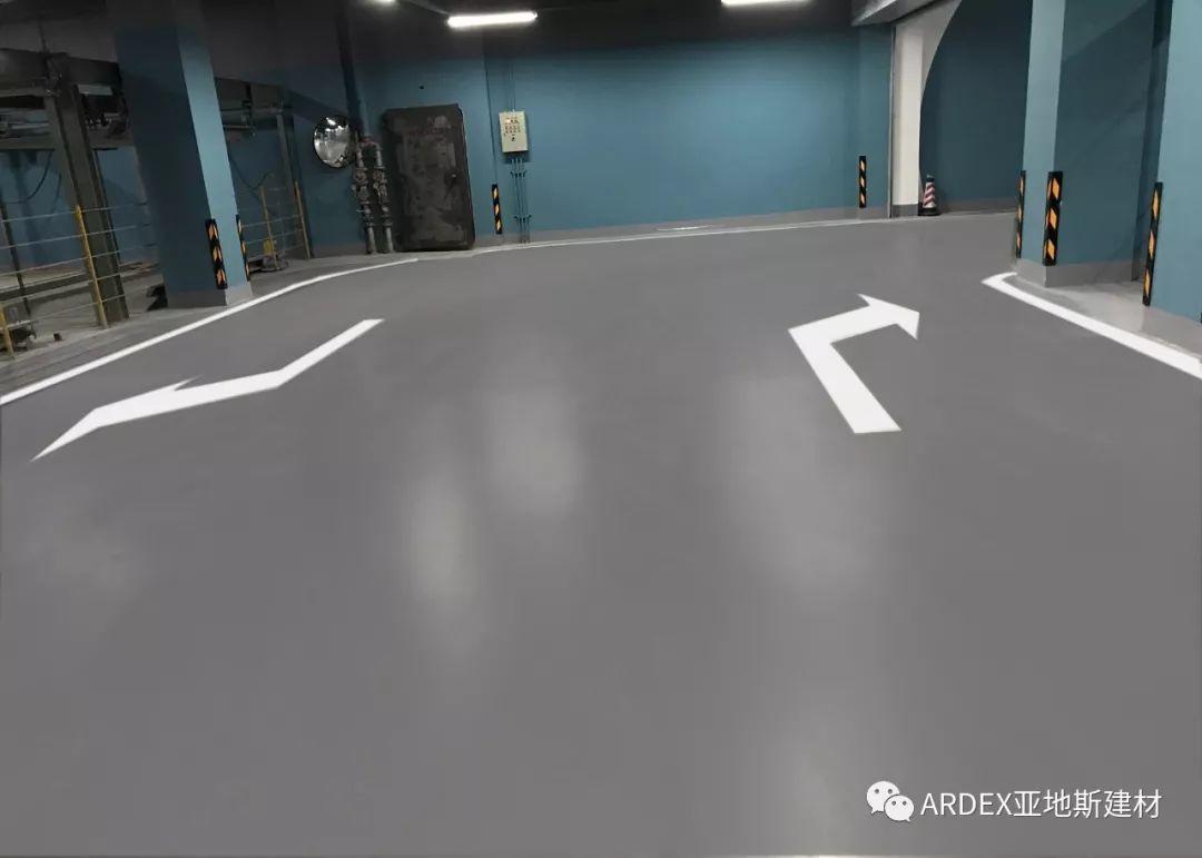 體驗升級！本色水泥基自流平系統重塑2萬平地下車庫，不僅僅是感官