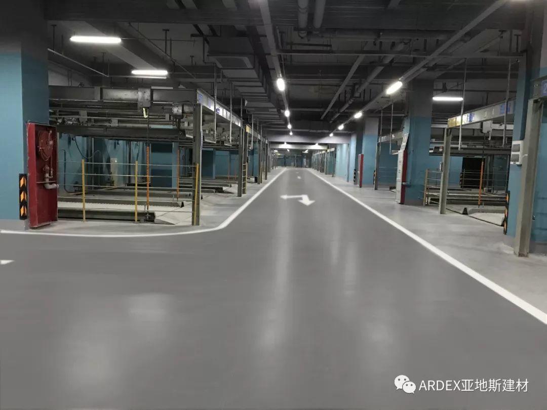 體驗升級！本色水泥基自流平系統重塑2萬平地下車庫，不僅僅是感官