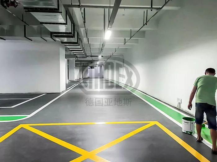 【案例分享】亞地斯水泥基面自流平又出爆款！鄭州龍湖金融島停車庫